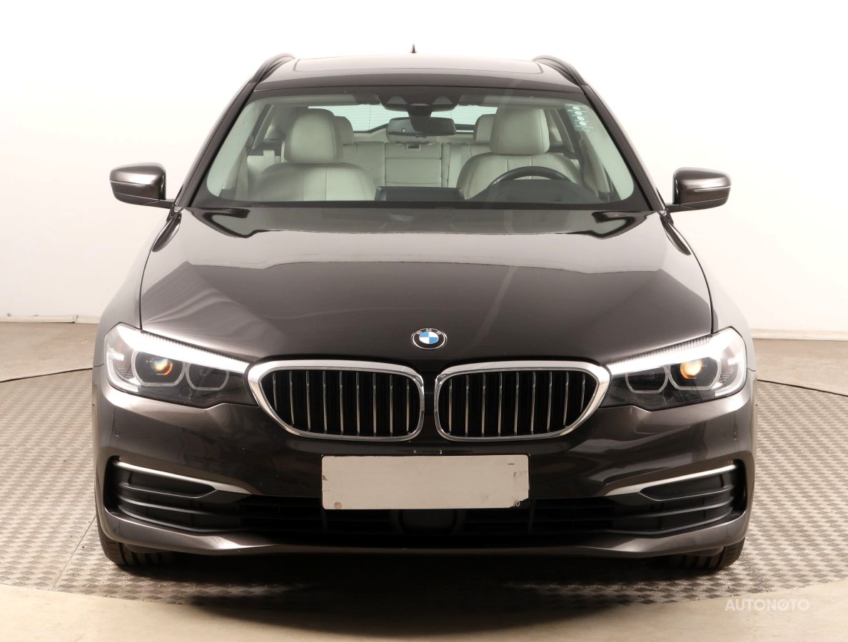 BMW Řada 5, 2017 - pohled č. 2