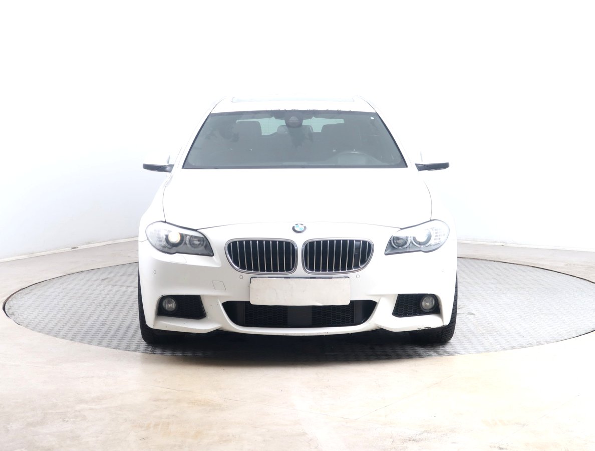 BMW Řada 5, 2013 - pohled č. 2