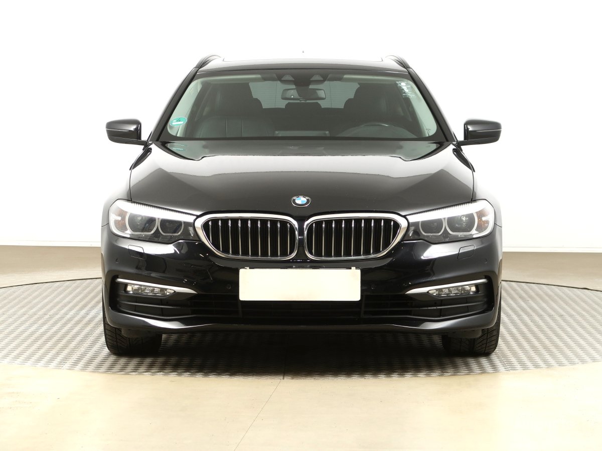 BMW Řada 5, 2017 - pohled č. 2