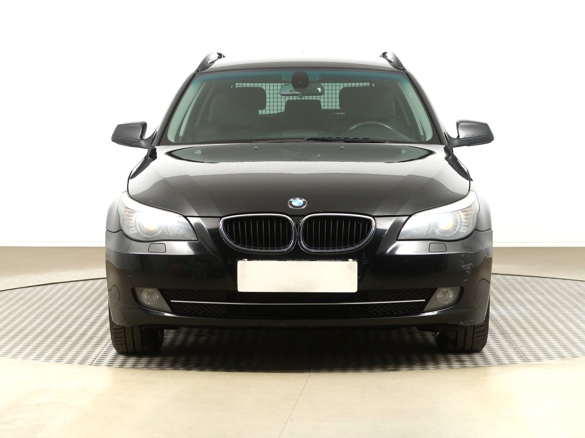 BMW Řada 5, 2009 - pohled č. 2