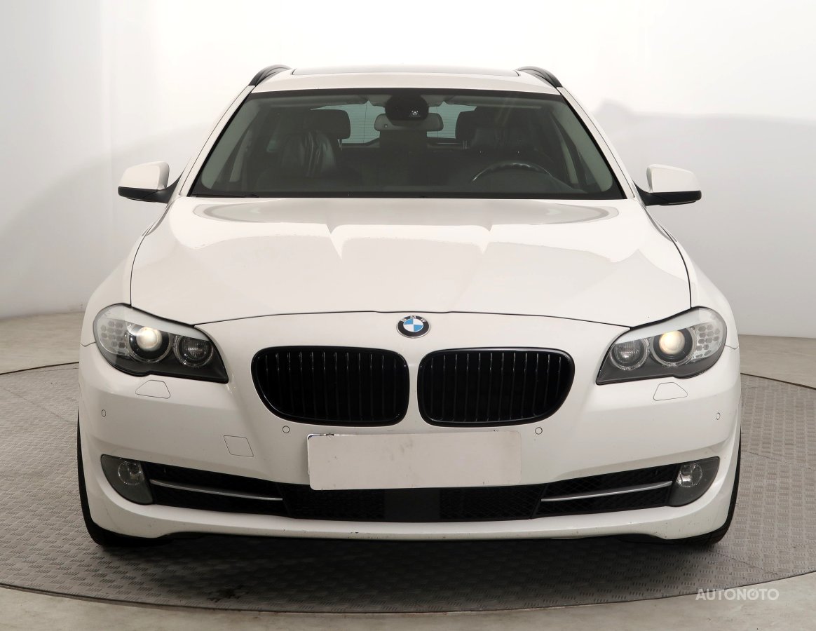 BMW Řada 5, 2011 - pohled č. 2