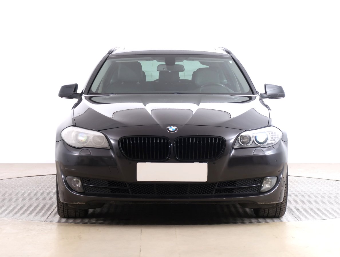 BMW Řada 5, 2013 - pohled č. 2