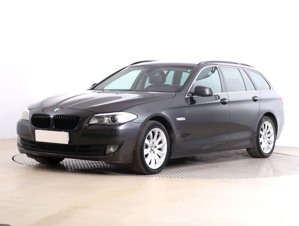 BMW Řada 5, 2013 - pohled č. 3