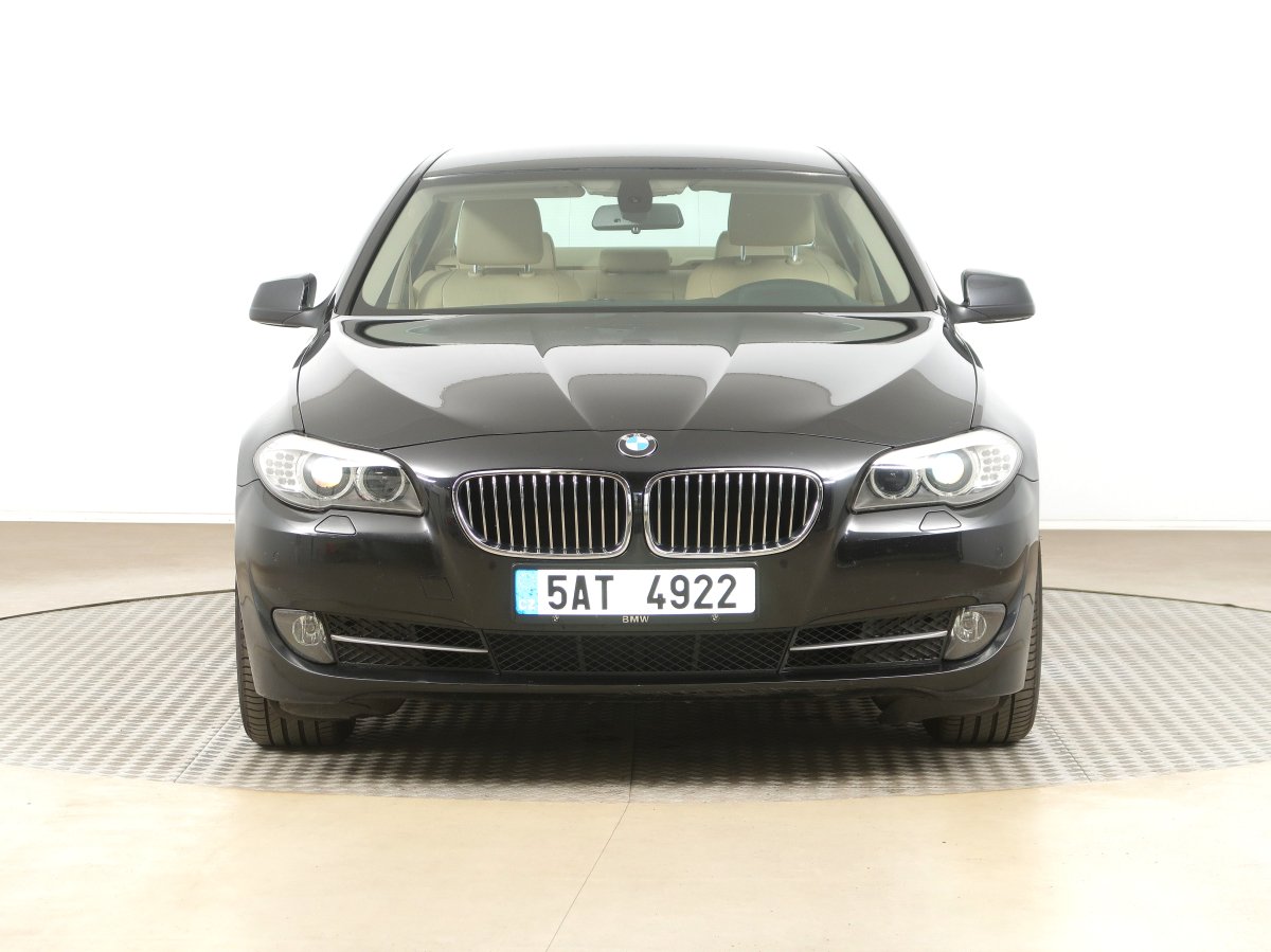 BMW Řada 5, 2011 - pohled č. 2