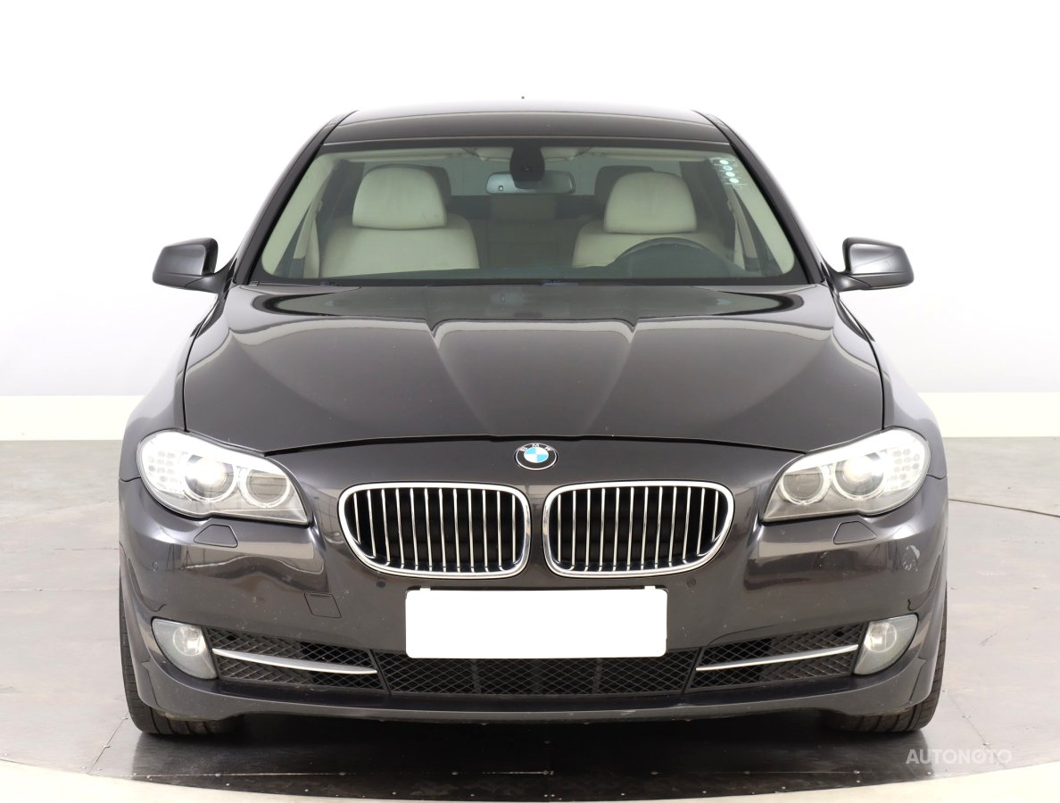 BMW Řada 5, 2011 - pohled č. 2