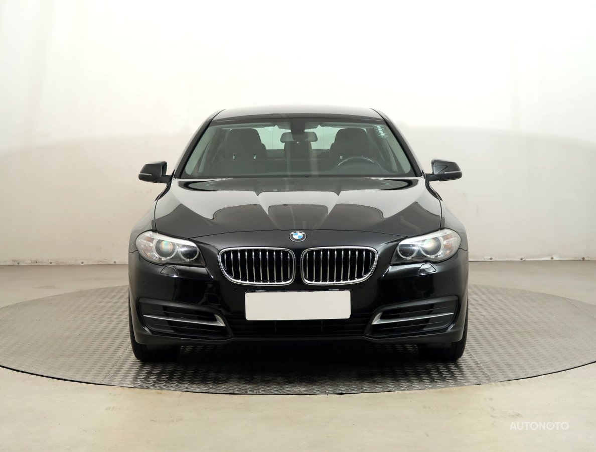 BMW Řada 5, 2014 - pohled č. 2