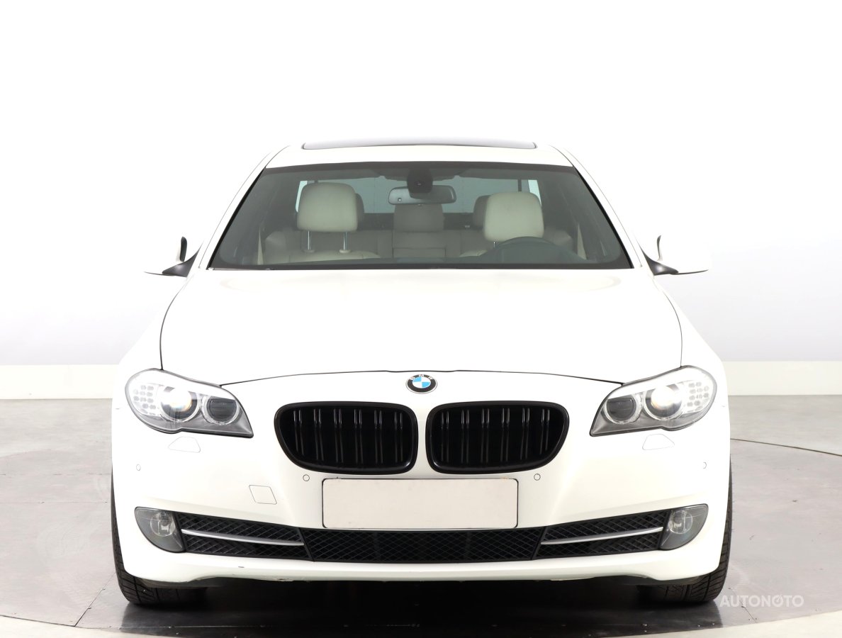 BMW Řada 5, 2012 - pohled č. 2
