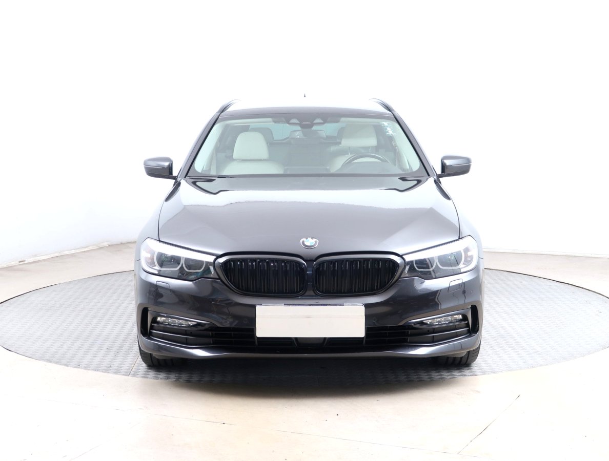 BMW Řada 5, 2017 - pohled č. 2