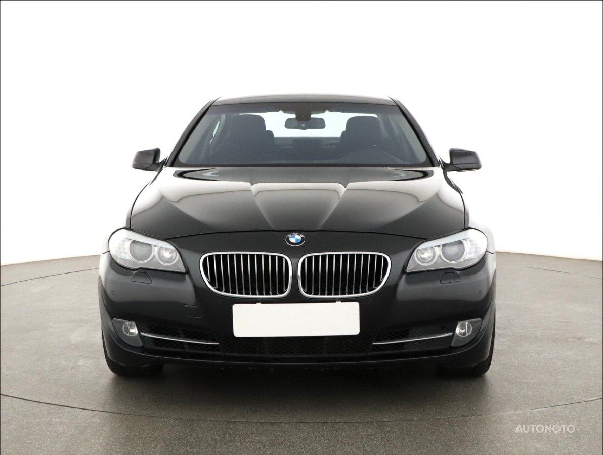 BMW Řada 5, 2011 - pohled č. 2