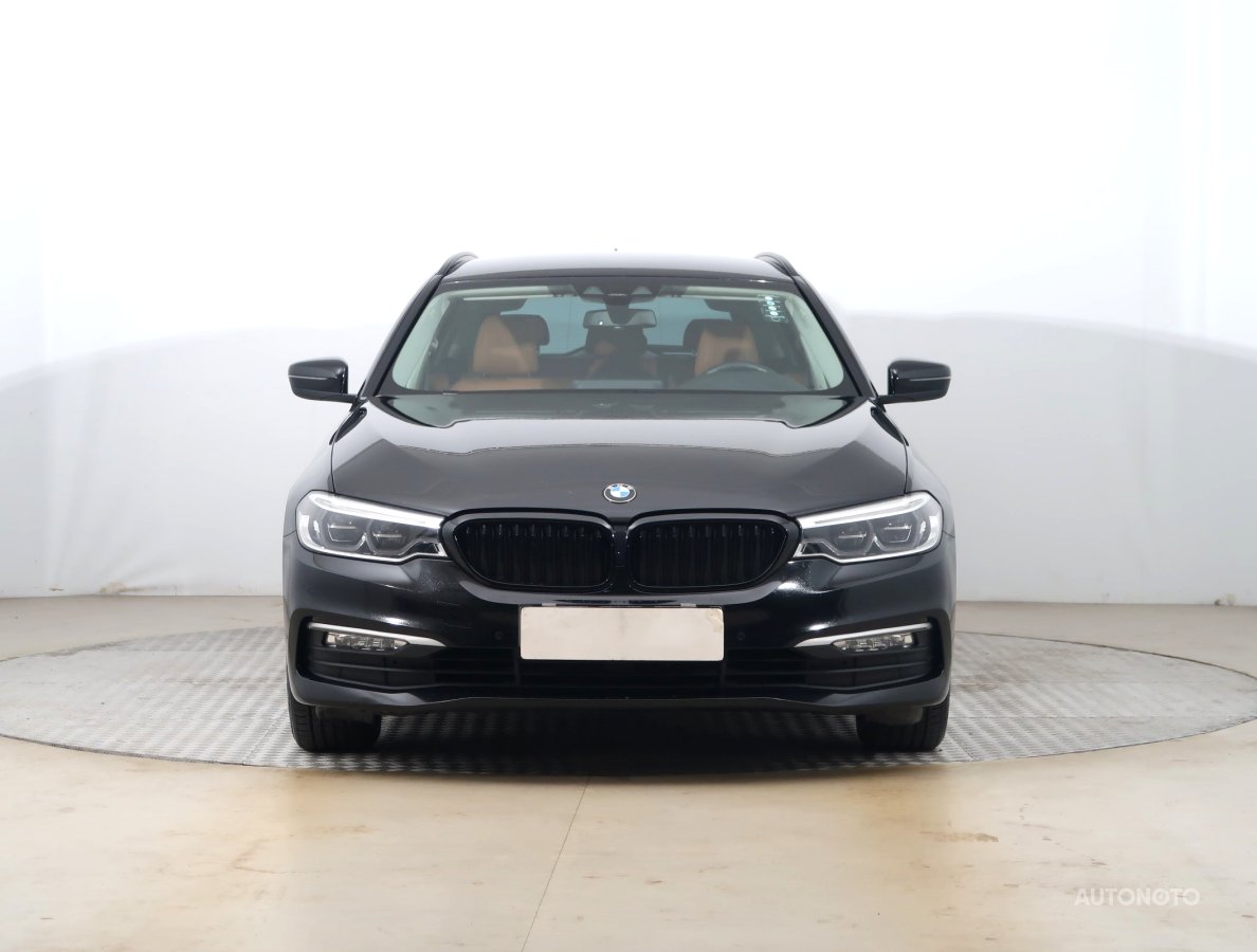 BMW Řada 5, 2017 - pohled č. 2