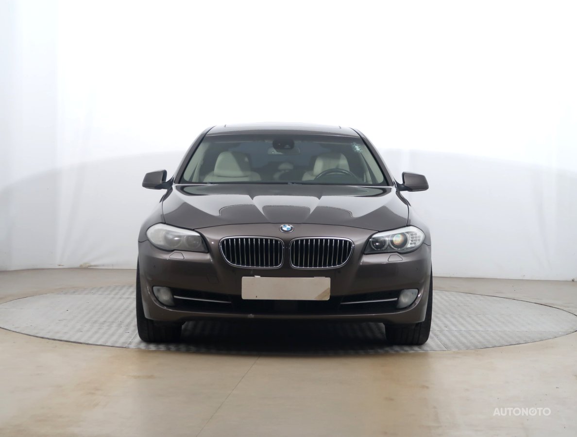 BMW Řada 5, 2011 - pohled č. 2