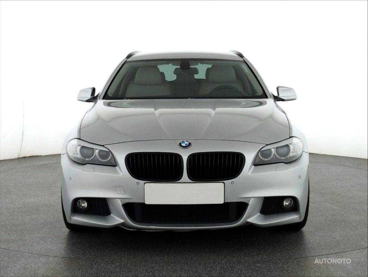 BMW Řada 5, 2011 - pohled č. 2