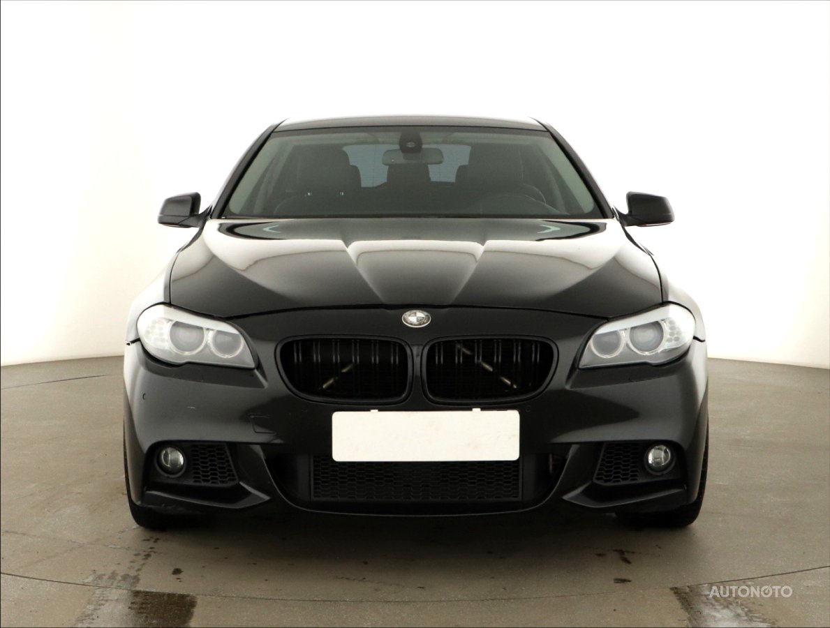 BMW Řada 5, 2011 - pohled č. 2