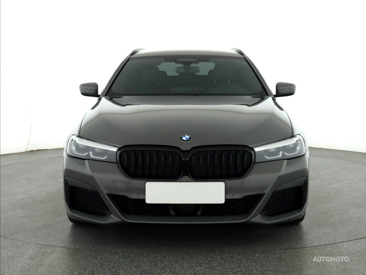 BMW Řada 5, 2022 - pohled č. 2