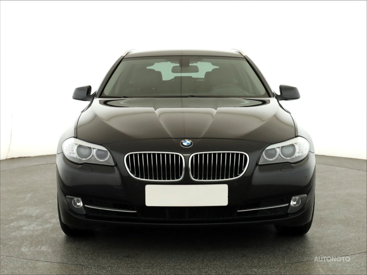 BMW Řada 5, 2012 - pohled č. 2