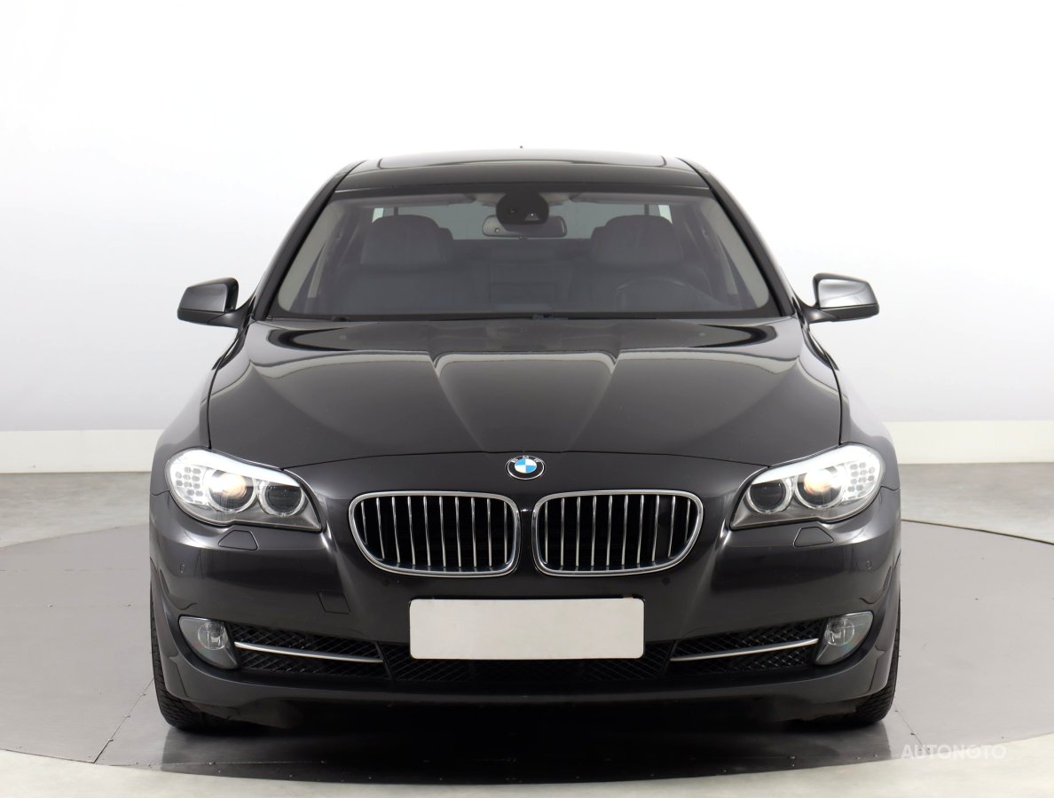 BMW Řada 5, 2011 - pohled č. 2