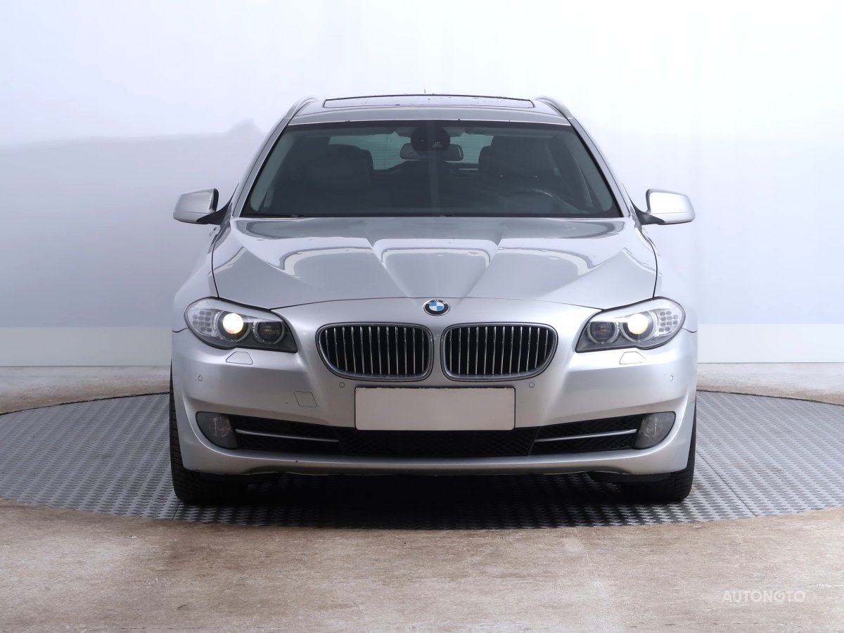 BMW Řada 5, 2012 - pohled č. 2