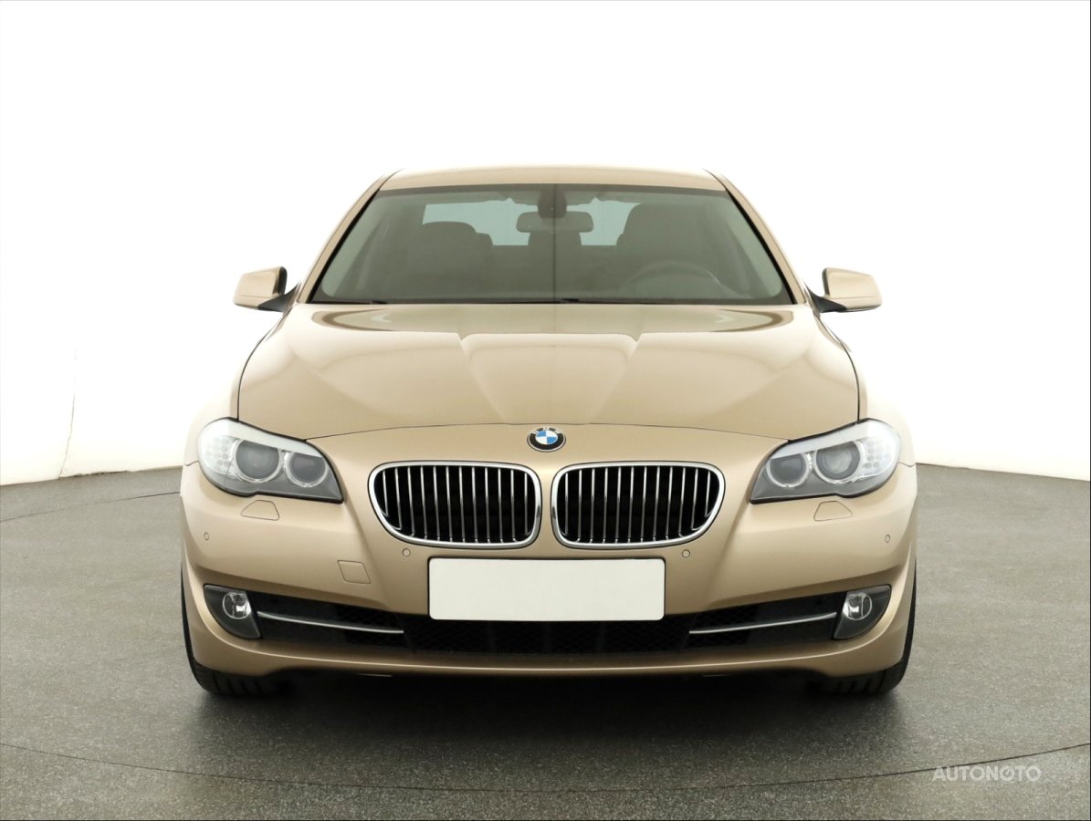 BMW Řada 5, 2011 - pohled č. 2