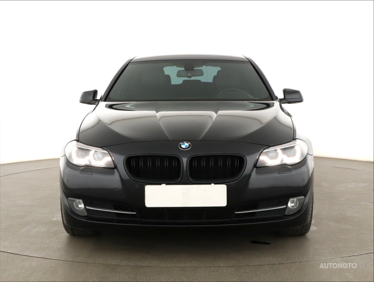 BMW Řada 5, 2012 - pohled č. 2