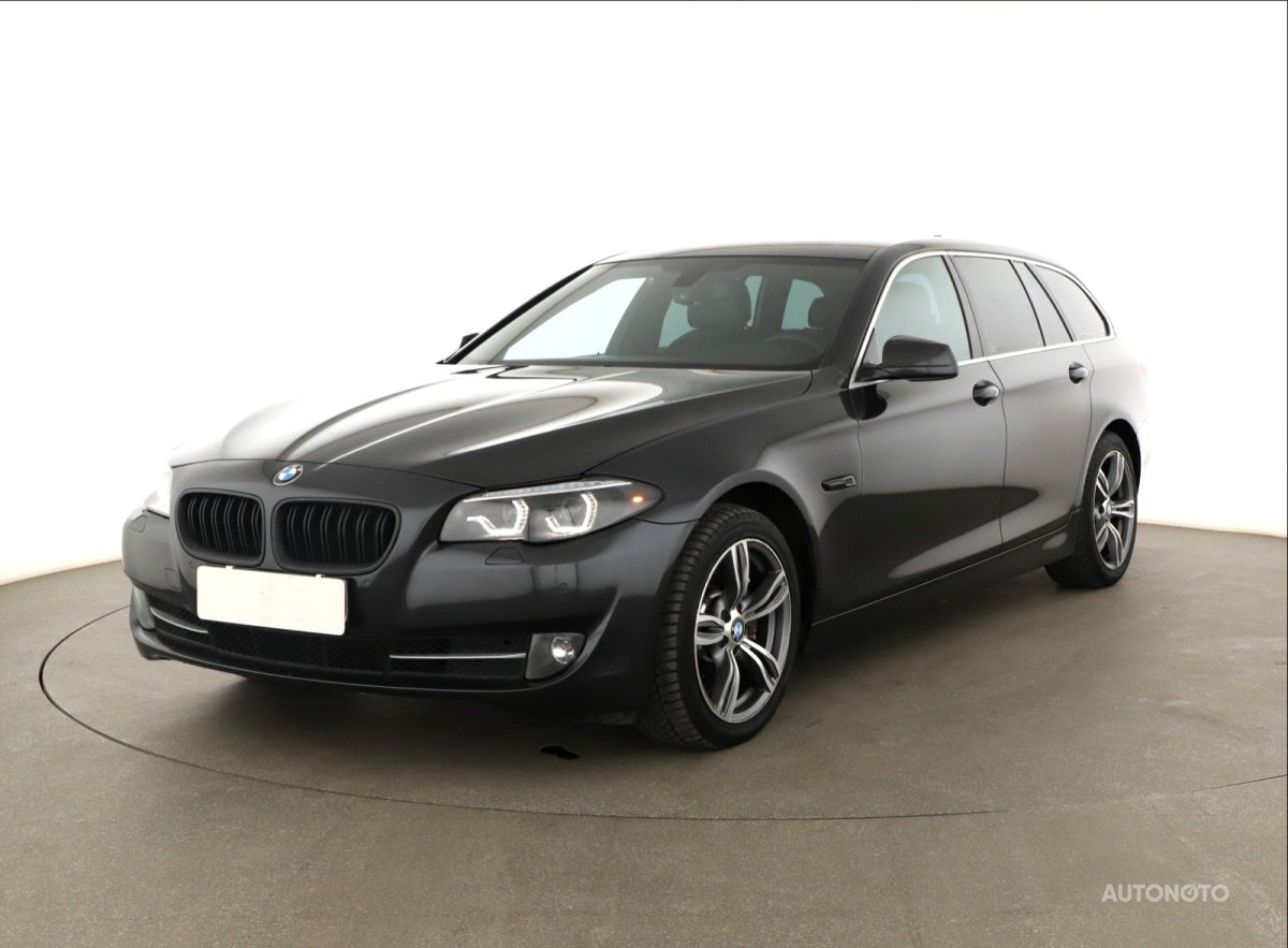 BMW Řada 5, 2012 - pohled č. 3