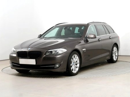 BMW Řada 5, 2011 - pohled č. 3