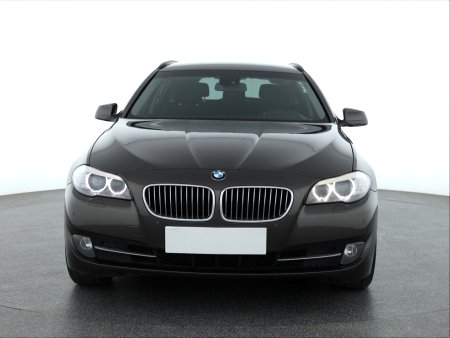 BMW Řada 5, 2011 - pohled č. 2