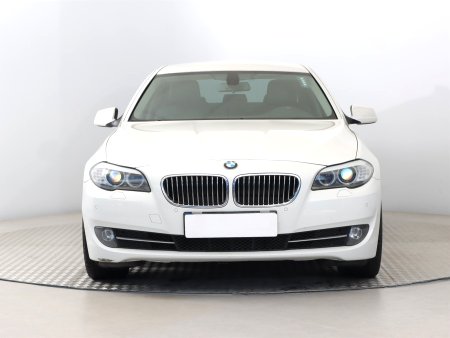 BMW Řada 5, 2011 - pohled č. 2