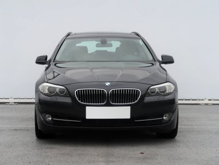 BMW Řada 5, 2010 - pohled č. 2