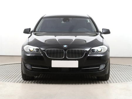 BMW Řada 5, 2011 - pohled č. 2