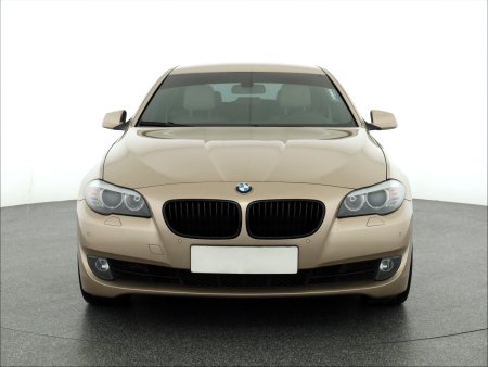 BMW Řada 5, 2010 - pohled č. 2
