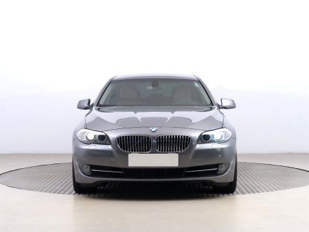 BMW Řada 5, 2011 - pohled č. 2