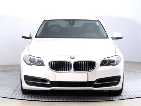 BMW Řada 5, 2013 - pohled č. 2