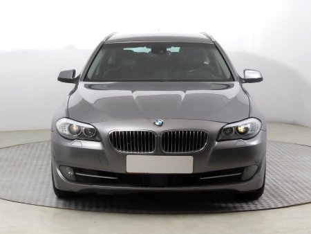 BMW Řada 5, 2011 - pohled č. 2