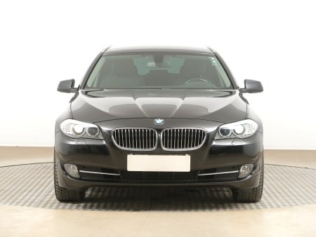 BMW Řada 5, 2013 - pohled č. 2