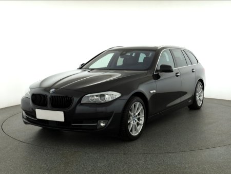 BMW Řada 5, 2012 - pohled č. 3