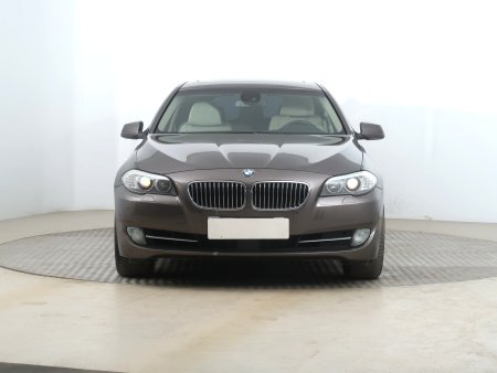BMW Řada 5, 2011 - pohled č. 2