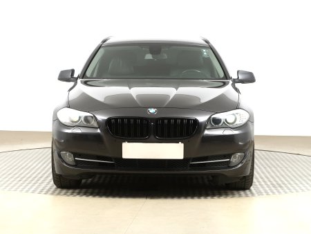 BMW Řada 5, 2013 - pohled č. 2