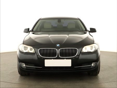 BMW Řada 5, 2012 - pohled č. 2
