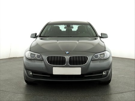 BMW Řada 5, 2012 - pohled č. 2