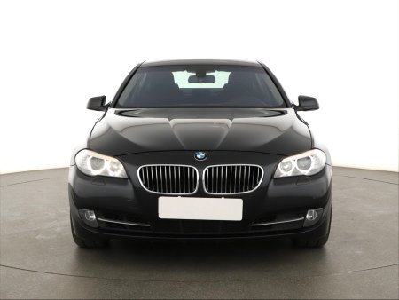 BMW Řada 5, 2011 - pohled č. 2