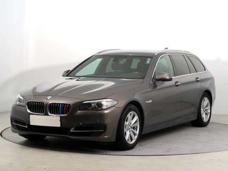 BMW Řada 5, 2014 - pohled č. 3