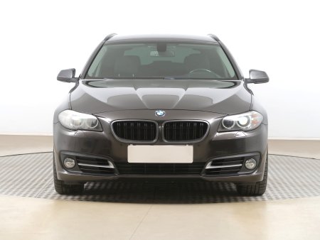 BMW Řada 5, 2015 - pohled č. 2