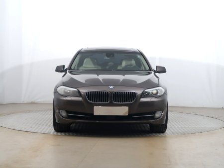 BMW Řada 5, 2011 - pohled č. 2