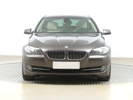 BMW Řada 5, 2010 - pohled č. 2