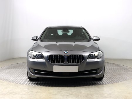 BMW Řada 5, 2011 - pohled č. 2