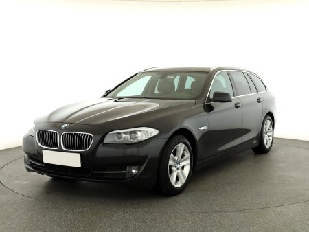 BMW Řada 5, 2012 - pohled č. 3