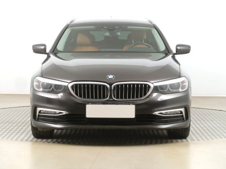 BMW Řada 5, 2017 - pohled č. 2