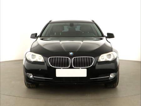 BMW Řada 5, 2011 - pohled č. 2