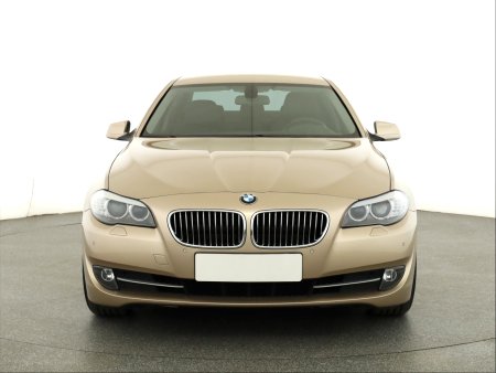 BMW Řada 5, 2011 - pohled č. 2