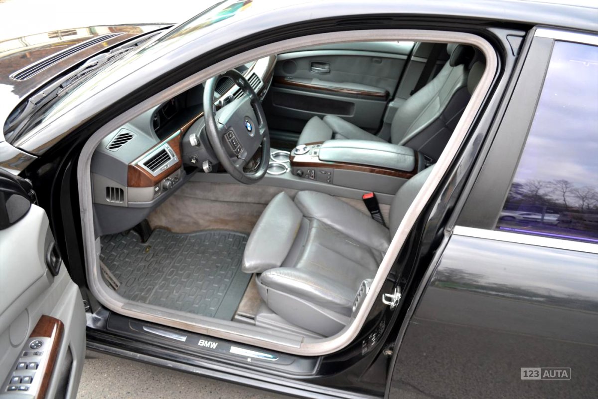 BMW Řada 7, 2004 - pohled č. 7